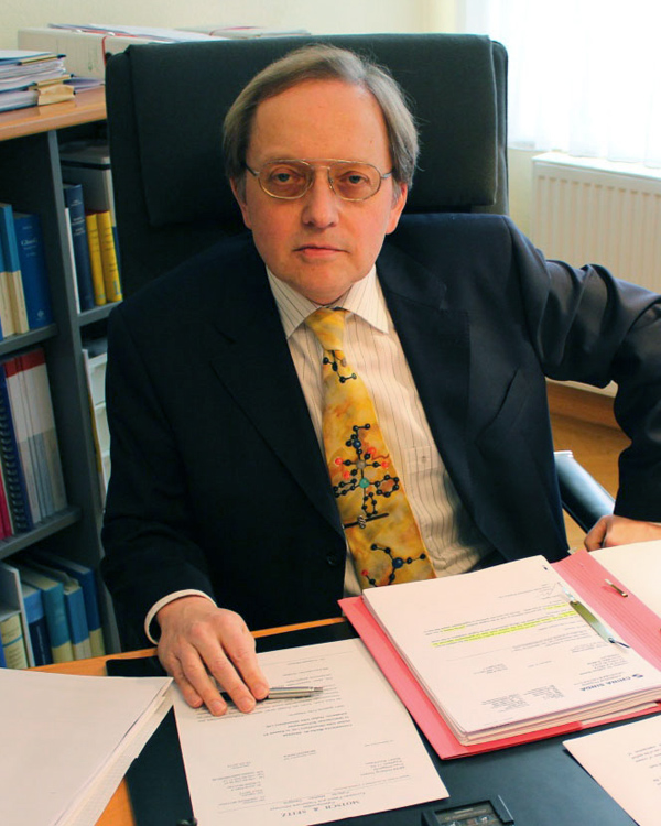 Ich unterstütze Sie in allen Fragen zu Patenten und Markenrecht Dr